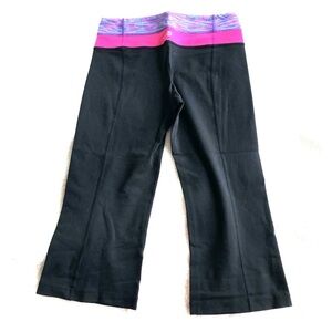 Lululemon EUC reversible black crop w/ pink waist